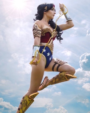 Beautifully Detailed Wonder Woman Cosplay 