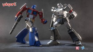 Cool New TRANSFORMERS G1 Action Figures Features Optimus Prime and Magatron