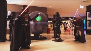 Cosplayers Come Together to Create the Ultimate STAR WARS Mannequin Challenge