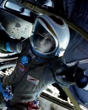 Crazy New Clip from GRAVITY