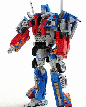 Custom-Made Transformable LEGO Optimus Prime