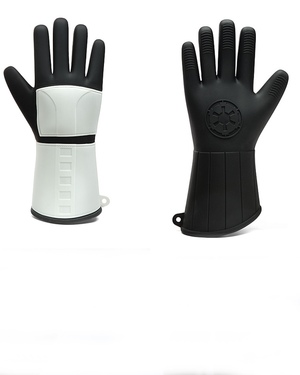 Darth Vader and Stormtrooper-Themed Silicon Oven Mitts