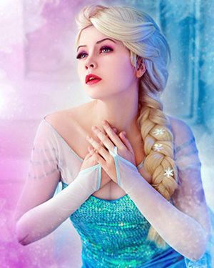 Dazzling Elsa from FROZEN Cosplay