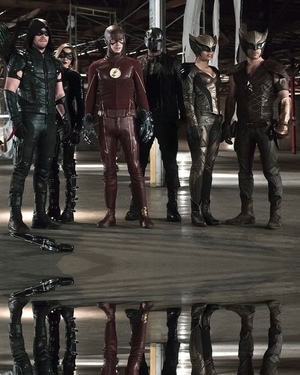 First Photo From Upcoming ARROW and THE FLASH Crossover Episode