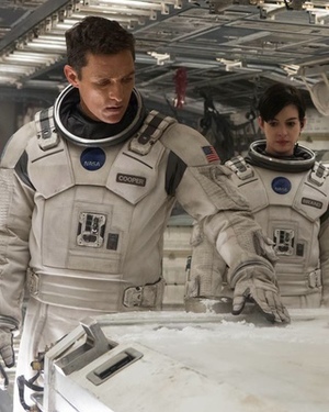 First Reviews for Christopher Nolan's INTERSTELLAR Roll In