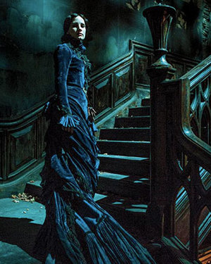 Guillermo del Toro's CRIMSON PEAK — First Image of Jessica Chastain