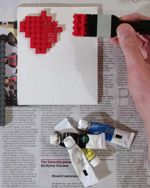 Guy Paints With LEGOs in Creative Stop-Motion Video