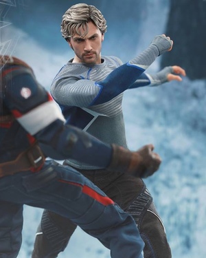 Hot Toys AVENGERS: AGE OF ULTRON Quicksilver Action Figure