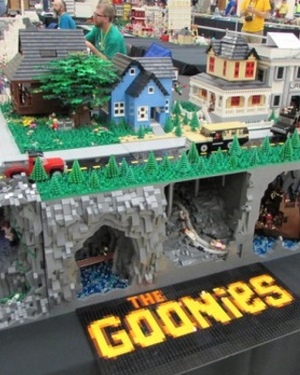 Impressive LEGO Diorama of THE GOONIES