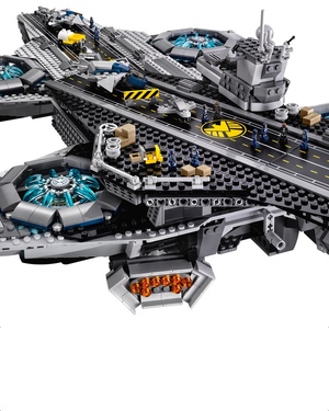 LEGO’s 3000 Piece S.H.I.E.L.D. Helicarrier from THE AVENGERS