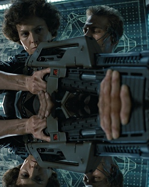 Neill Blomkamp Shows Off His ALIEN 5 Pulse Rifle
