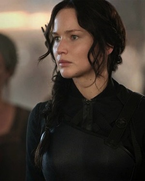 New Photos from THE HUNGER GAMES: MOCKINGJAY - PART 1
