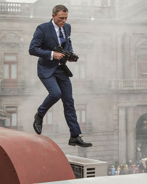 Newest SPECTRE Images Show Bond in Mexico City
