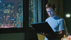 Oliver Stone's SNOWDEN Gets a Massively Improved Comic-Con Trailer