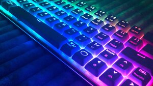 Review: Get Ready For Compact Lightshows With The SK620 Keyboard