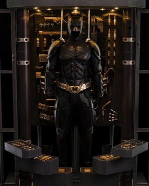 REVIEW: Hot Toys 1/6 Scale Batman Armory with Batman