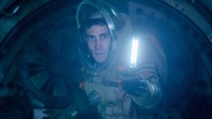 Review: LIFE Is a Captivating, Terrifying, and Entertaining Sci-Fi Film