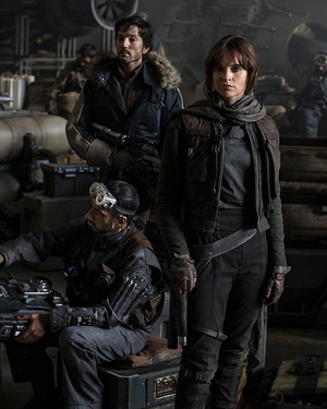 Rumor: STAR WARS: THE FORCE AWAKENS Post-Credits Footage Will Tease ROGUE ONE