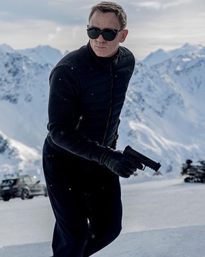 SPECTRE - First Photo of Daniel Craig as James Bond, Plus Featurette