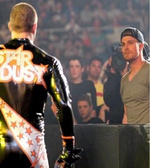 Stephen Amell To Wrestle Stardust At WWE Summerslam