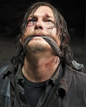 THE WALKING DEAD Season 5 Photo Shows Daryl in Peril 