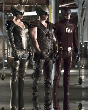 Two Promo Spots and Photo For THE FLASH and ARROW Crossover Event