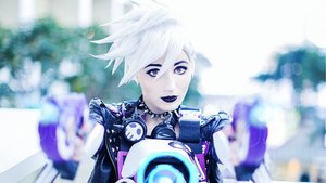 Ultraviolet Tracer Shines Bright In This OVERWATCH Cosplay