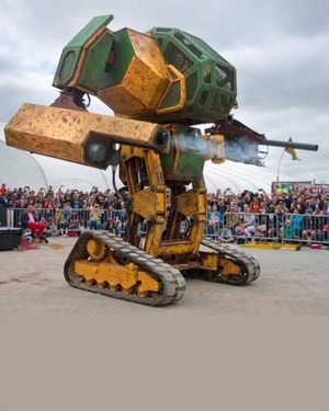 USA Challenges Japan to a Real Life Giant Robot Duel