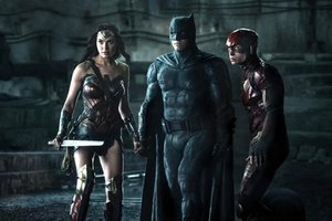 Zack Snyder Reveals More Info for His Snyder-Verse 3-Day Fan Event