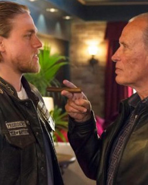 First Look at Peter Weller in SONS OF ANARCHY Season 6