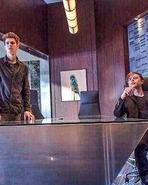 New AMAZING SPIDER-MAN 2 Photo of Peter and Harry