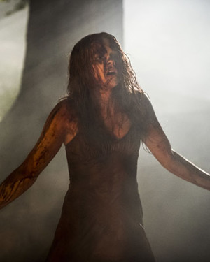 New Footage from CARRIE in the Featurette 