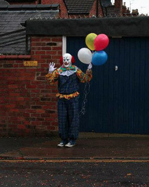 Terrifying Pennywise the Clown Stalks the Streets of England