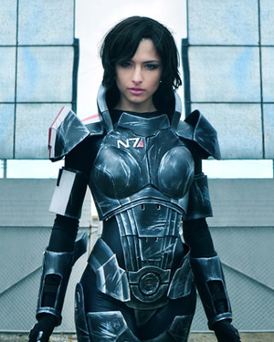 Amazing MASS EFFECT Female Shepard Cosplay