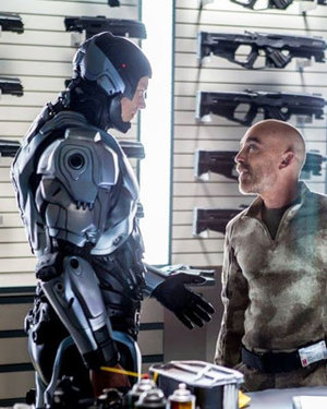 6 New Photos from ROBOCOP