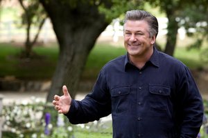 Alec Baldwin Returning to Acting in Pair of Italian Christmas Comedies KID SANTA and BILLIE'S MAGIC WORLD