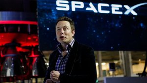 An Elon Musk Documentary Is in Development with Director Alex Gibney 