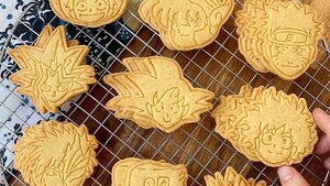 Anime Fan Makes Characters into Cookies