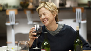 Annette Bening to Star in Swimmer Biopic NYAD From FREE SOLO Directors