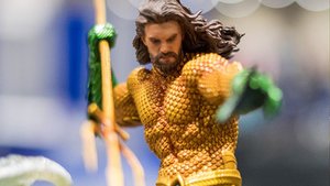 AQUAMAN's Classic Costume Revealed With Statue and Check Out The Seahorses That Atlanteans Will Be Riding!