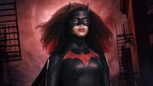 BATWOMAN Offers New Photos of Javicia Leslie in the New Batsuit