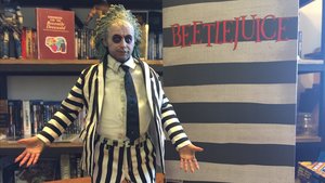 BEETLEJUICE Action Figure Review - Sideshow Collectibles