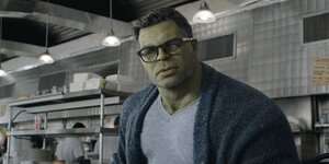 Behind the Scenes Photos of Mark Ruffalo on Set of Marvel's SHE-HULK