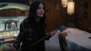 Courteney Cox Moves Into a Haunted House in Trailer For Starz's Horror Comedy SHINING VALE