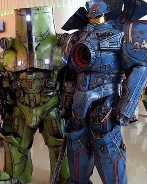 Crazy Cool PACIFIC RIM Jaeger Cosplay Photos and Video