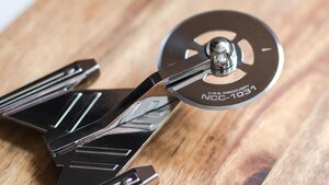 Cut Pizza with the New STAR TREK: DISCOVERY Pizza Cutter