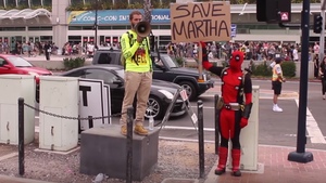 Deadpool Vs. Comic-Con 2016 in Amusing Cosplay Video