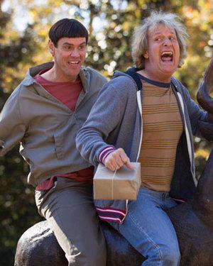 DUMB AND DUMBER TO - First Official Photo of Harry and Lloyd