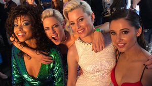 Elizabeth Banks Shares Exclusive First Look Photo of CHARLIE'S ANGELS