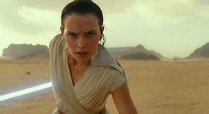 Fans are Overdubbing Their Favorite Songs to Rey's Flip in Teaser for THE RISE OF SKYWALKER